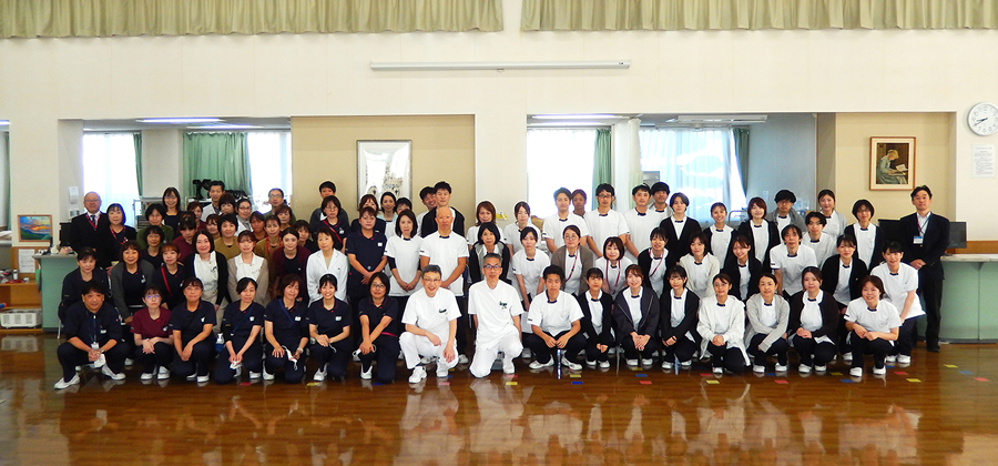 スタッフ集合写真